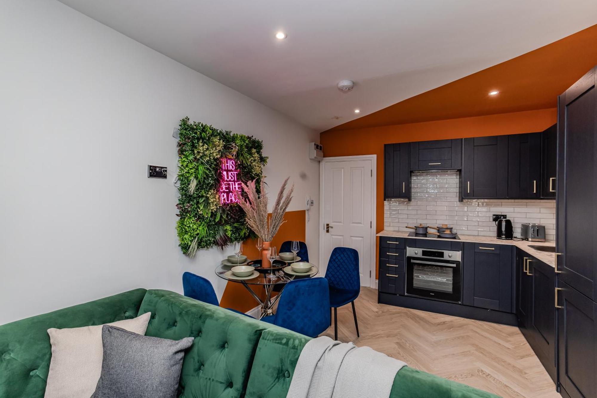 Apartment Super 2 Bedroom Flat I Next To Shopping Center & Brighton