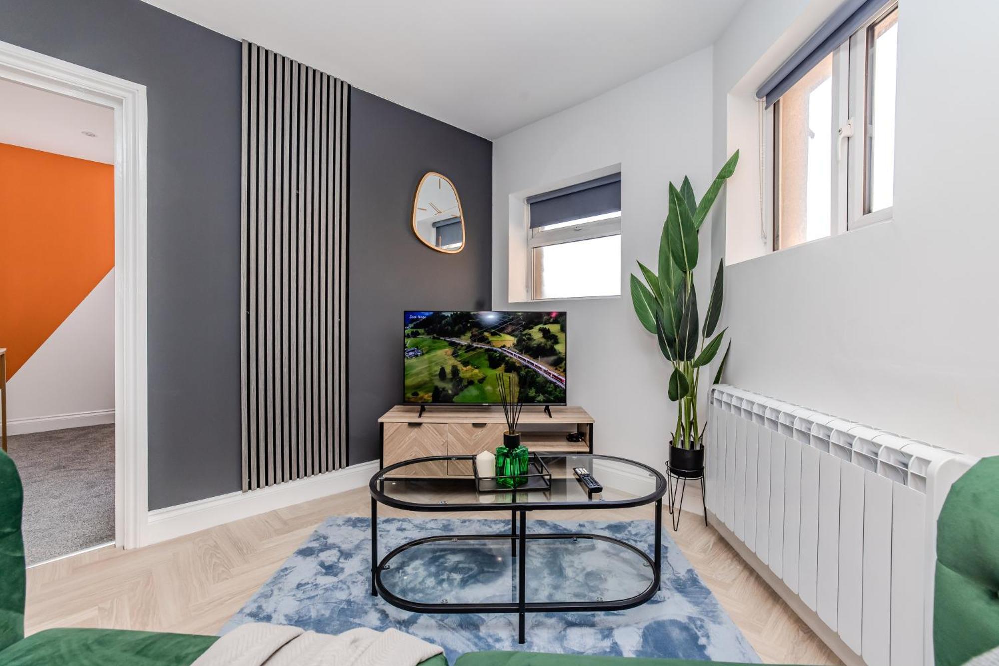 Super 2 Bedroom Flat I Next To Shopping Center & * Brighton