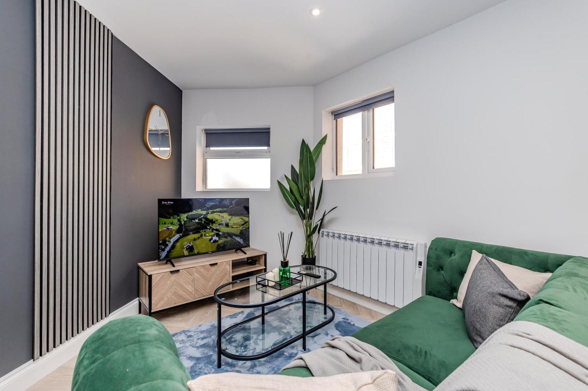 Apartment Super 2 Bedroom Flat I Next To Shopping Center & *