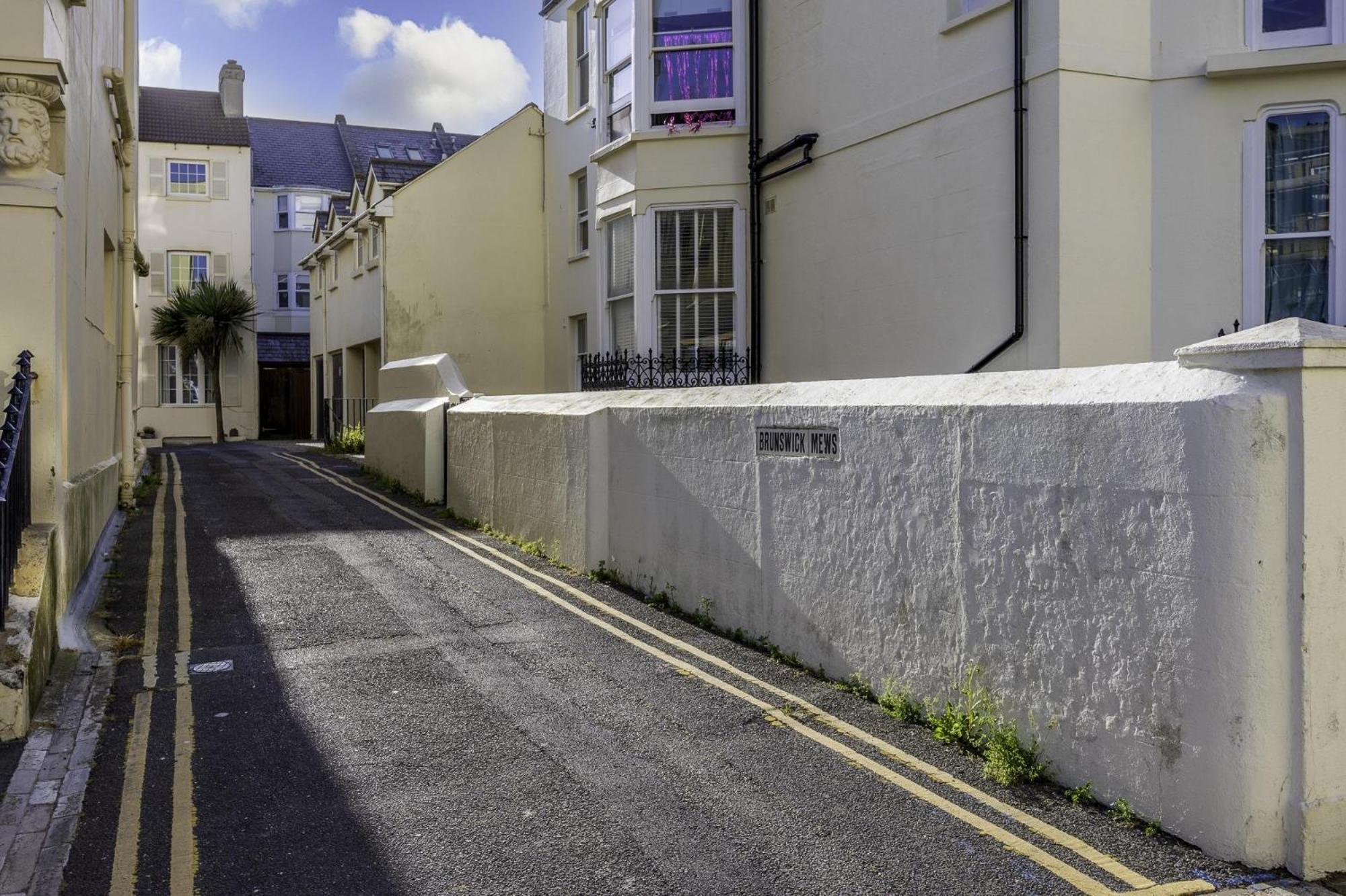 Myrtle With Free Parking By My Getaways Holiday home *