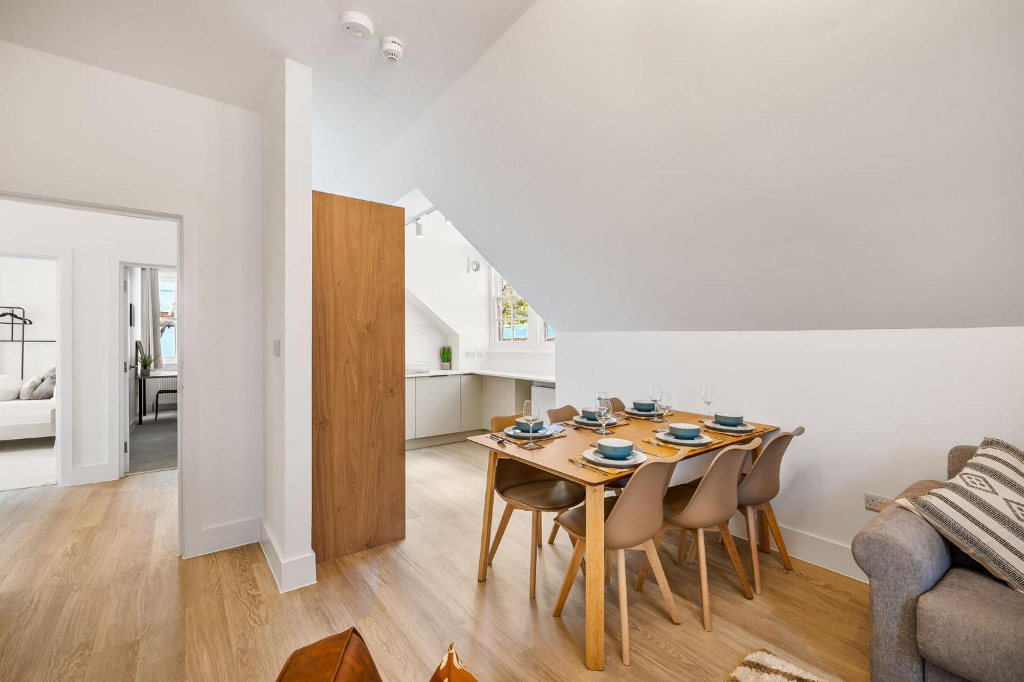 Newly Refurbished In Sleeps 7 * Brighton