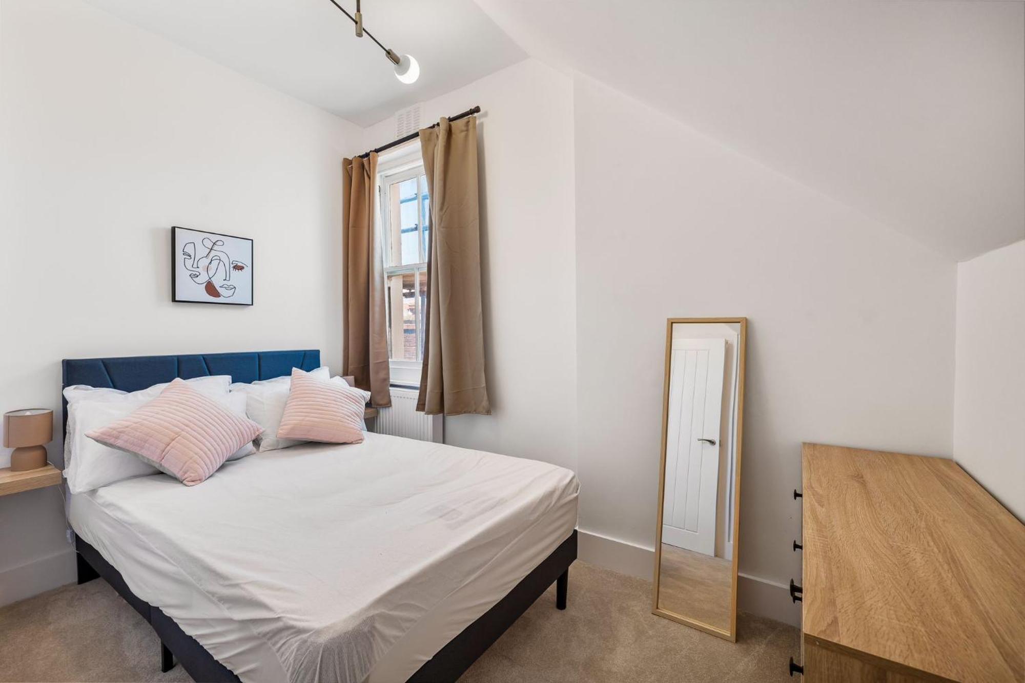 Newly Refurbished In Sleeps 7
