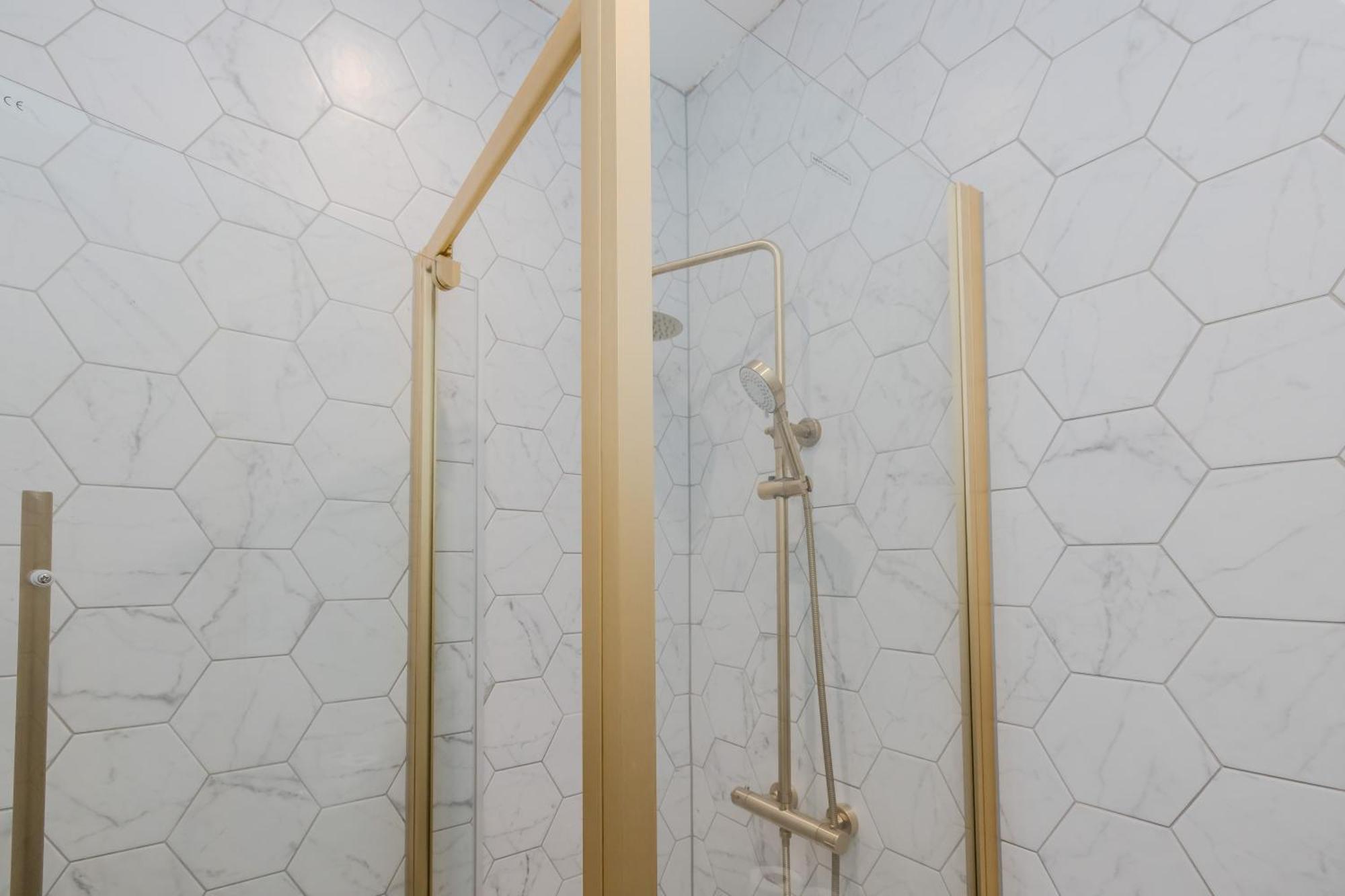 Apartment 2 Bedroom Flat Next To *