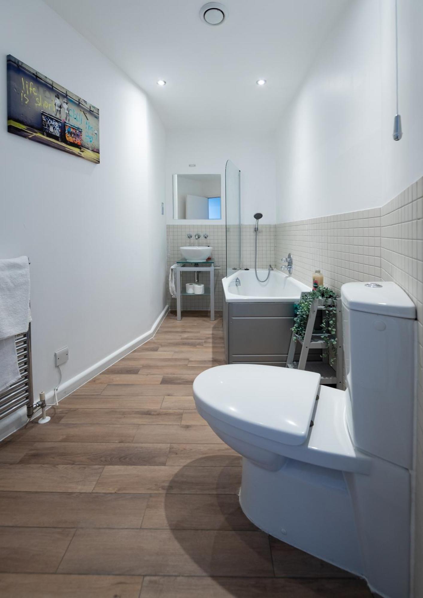 Chesterfield Apartment, City Central Apartment *