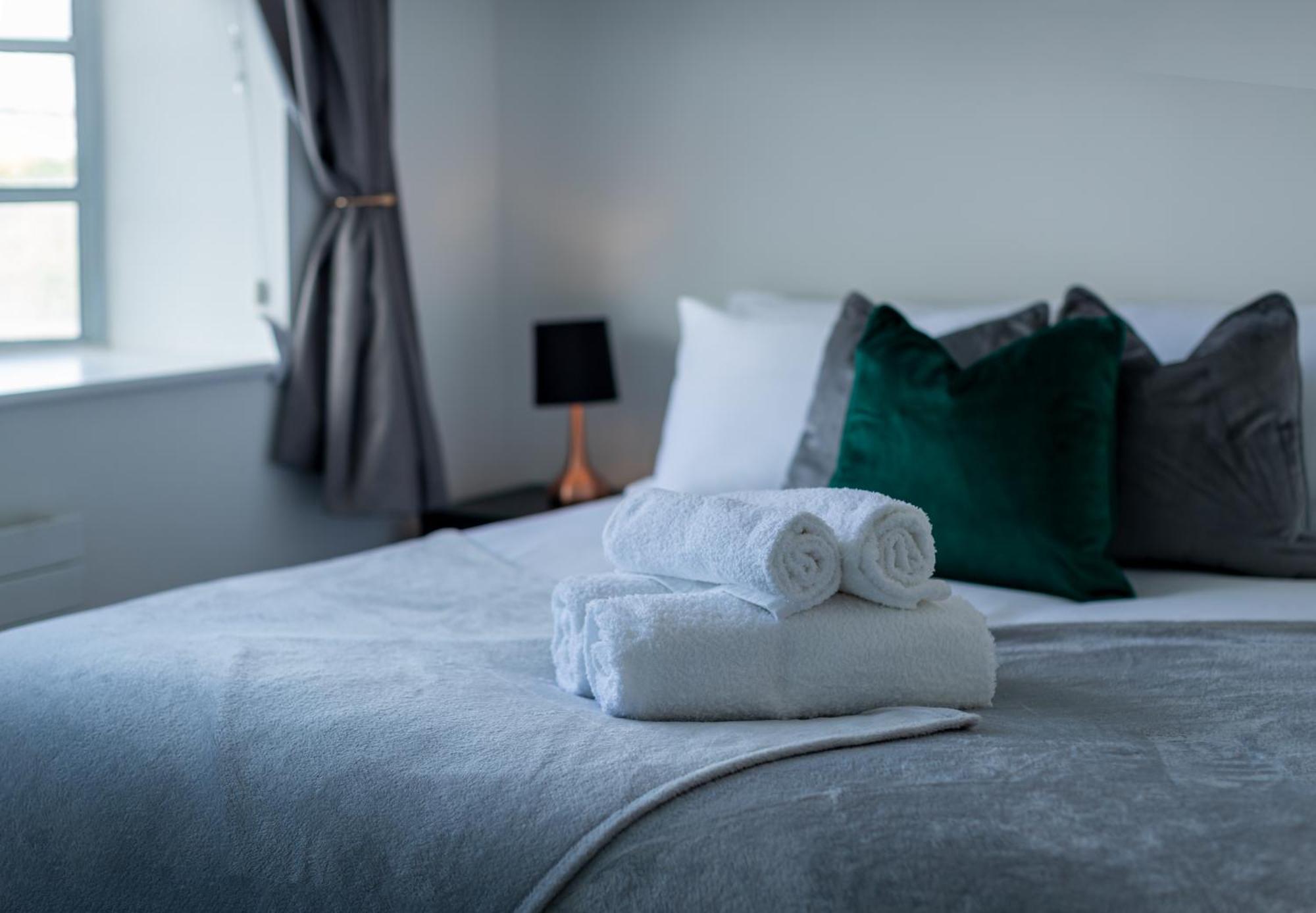 Chesterfield Apartment, City Central Apartment *