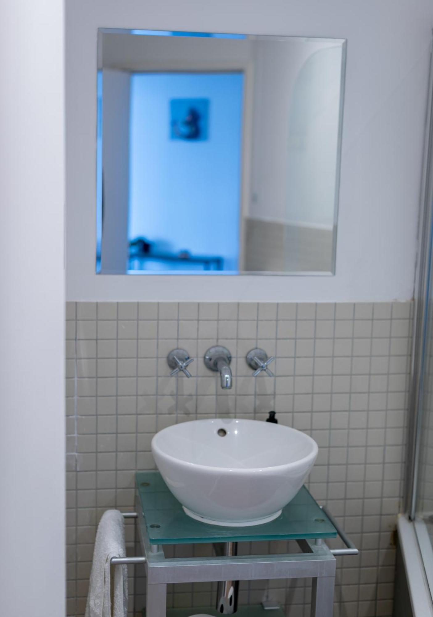 Apartment Chesterfield Apartment, City Central Brighton