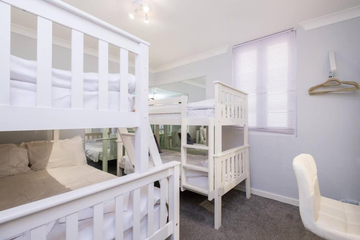 Host & - The Old Coach House On Margaret Street Holiday home