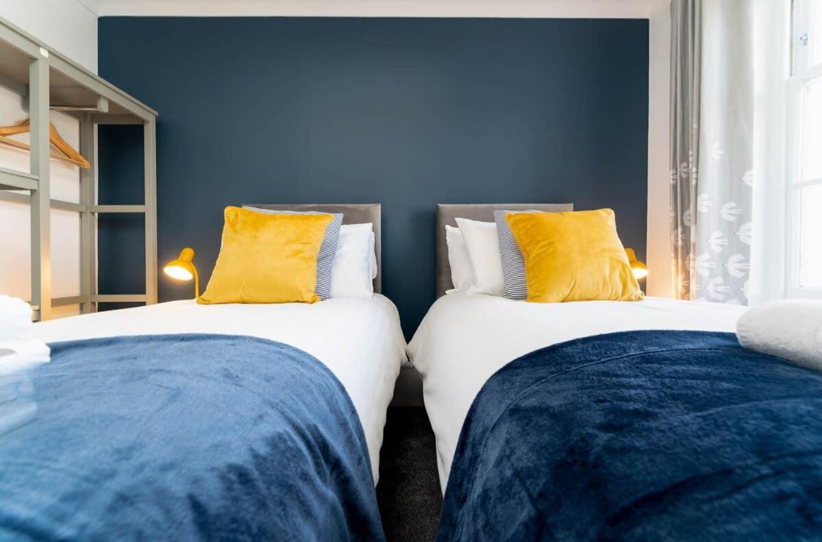 Host & - Portland Brighton