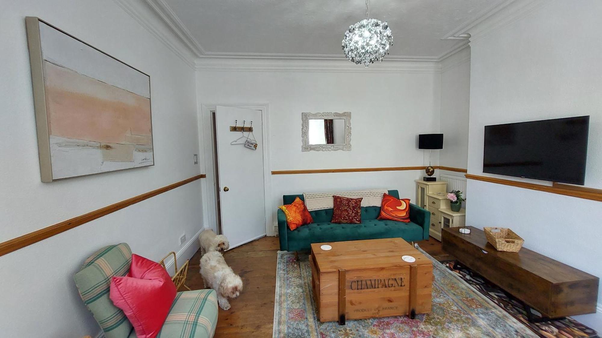 Pebbles Place Apartment *