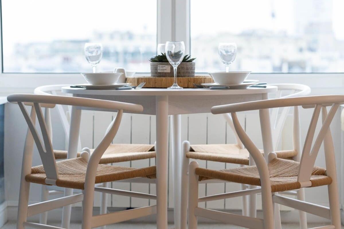 Host & - Sea View Marine Parade Apartment