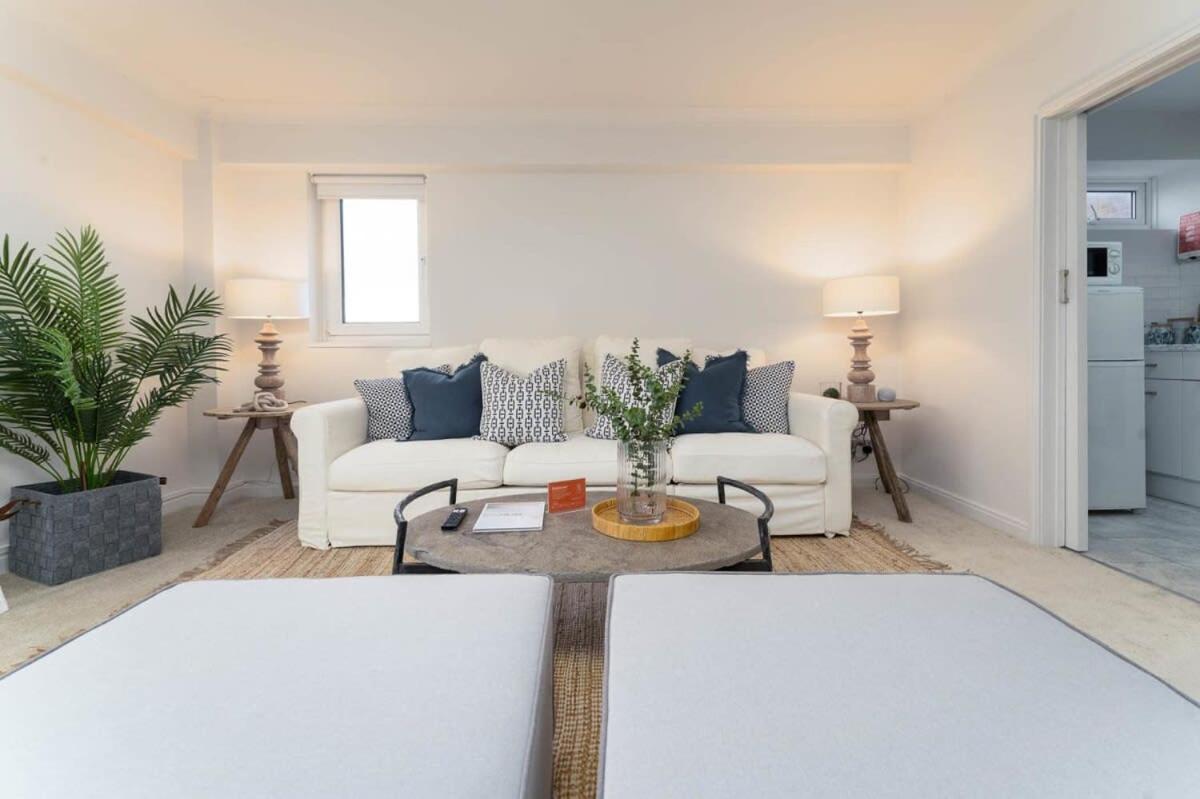 Host & - Sea View Marine Parade Apartment *