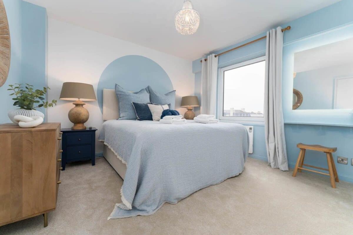 Host & - Sea View Marine Parade *