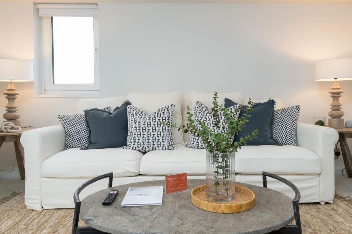 Apartment Host & - Sea View Marine Parade