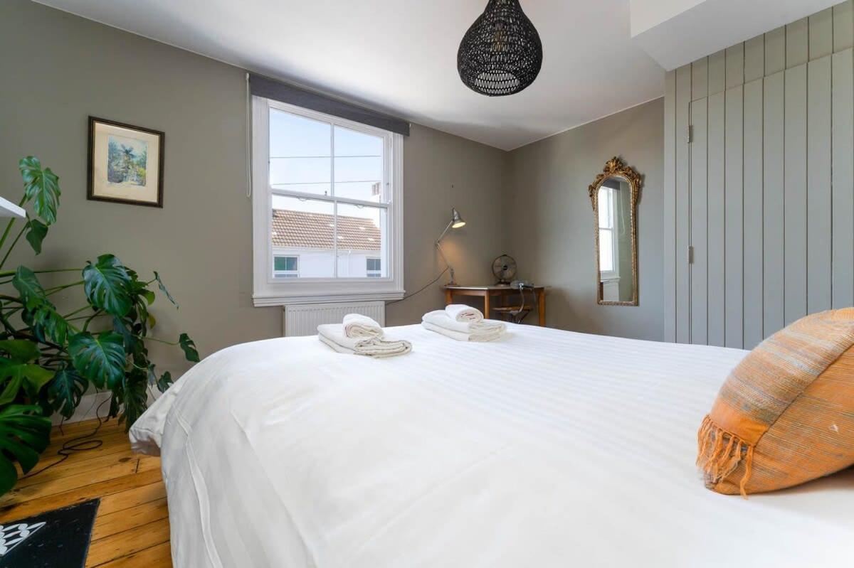 Host & - Grove Townhouse