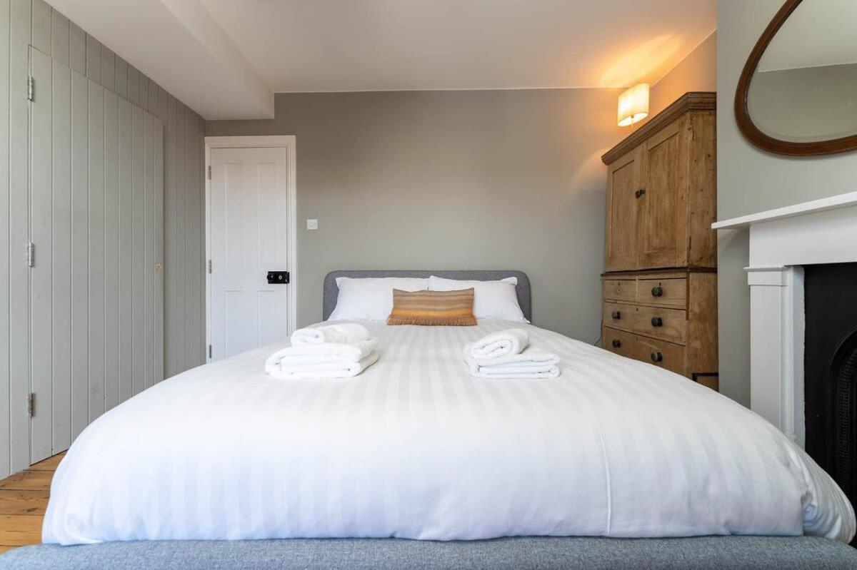 Host & - Grove Townhouse Holiday home *