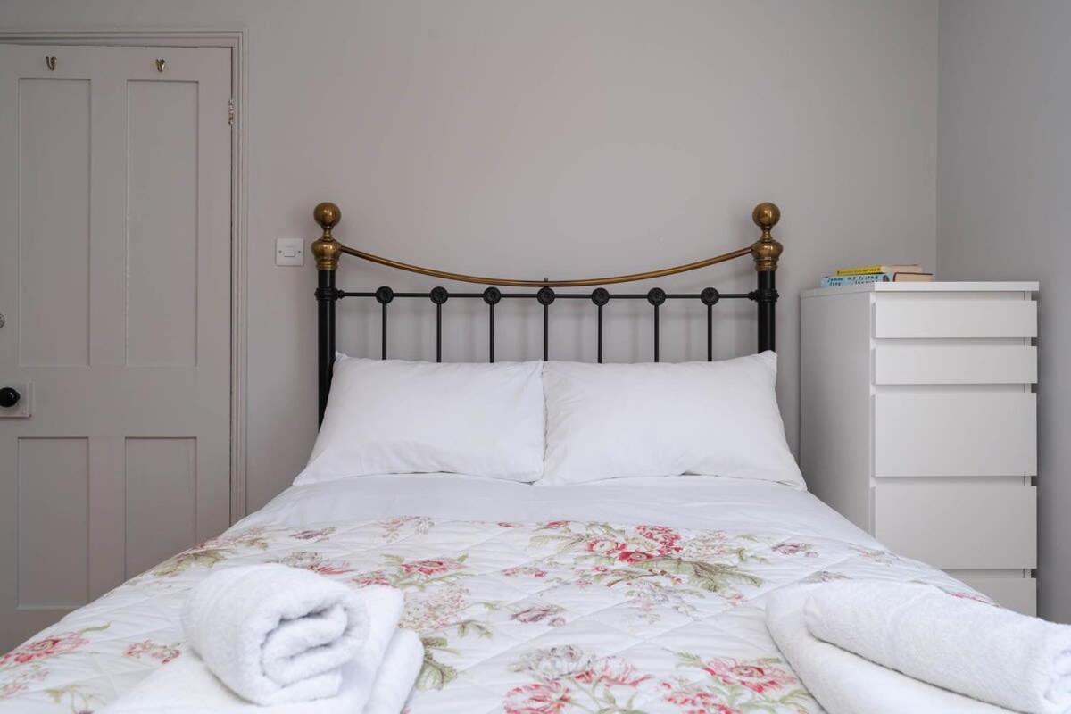 Host & - Grove Townhouse