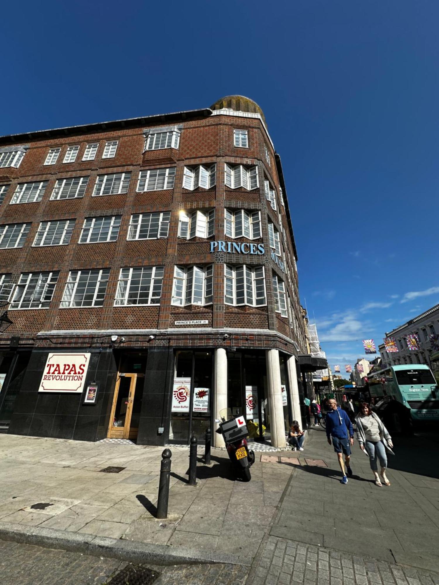 Chesterfield Apartment, City Central Brighton
