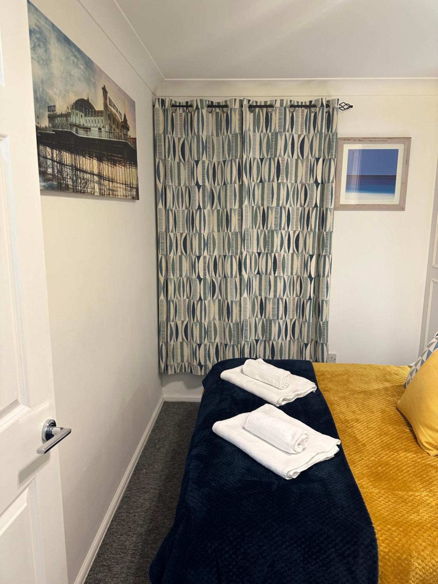 Apartment Move Up 365 ' A Stones Throw ' Brighton