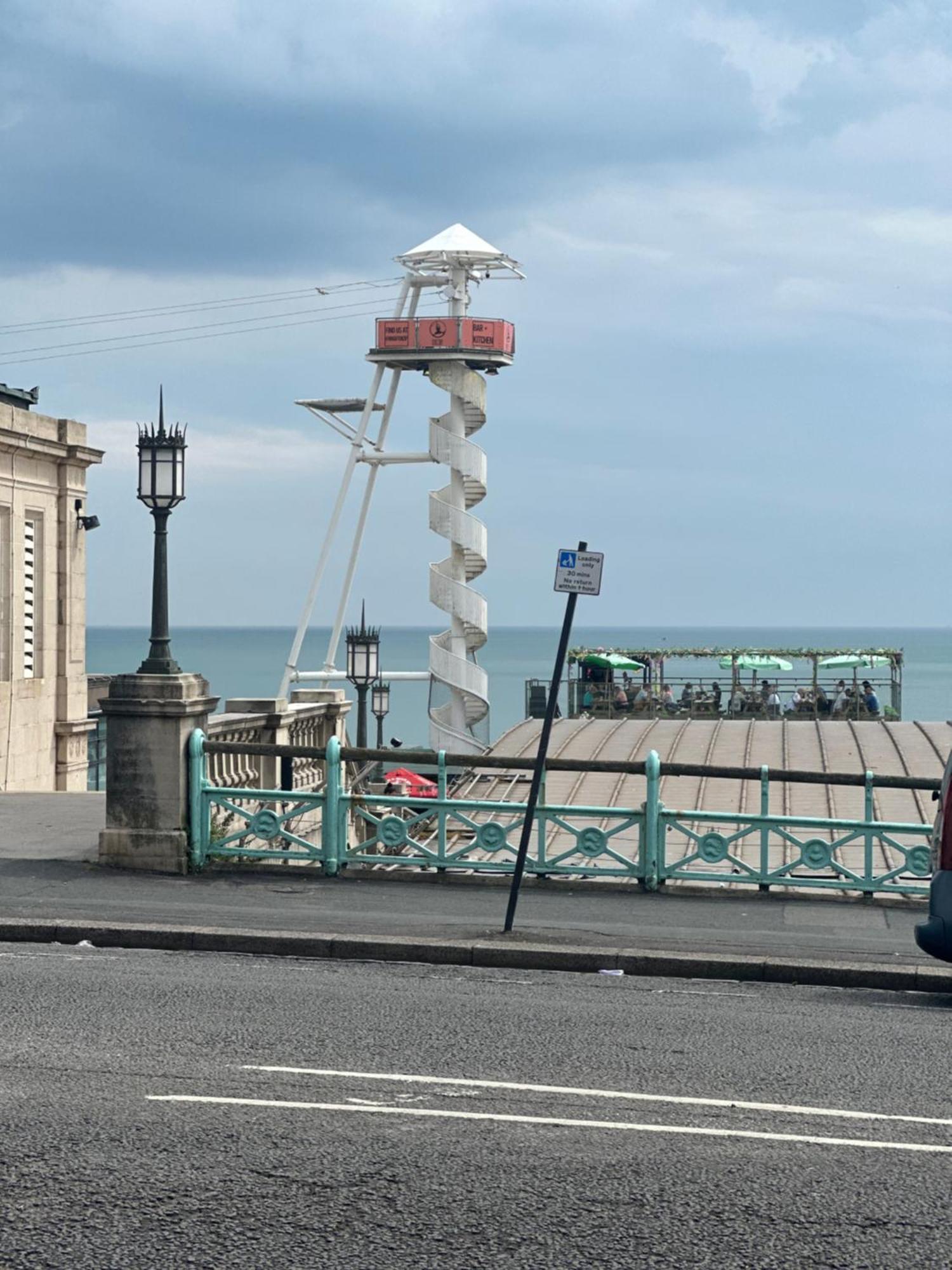 Apartment Move Up 365 ' A Stones Throw ' Brighton