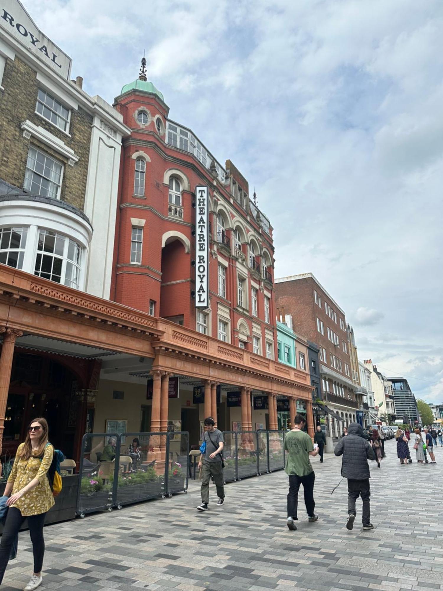 Move Up 365 ' A Stones Throw ' Apartment Brighton