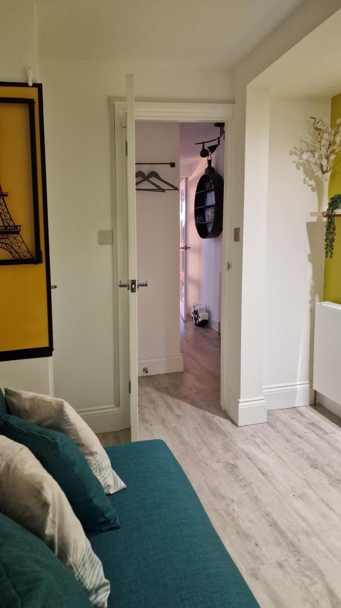 Molly Marine - Bespoke 2 Bedroom Courtyard - 1 Minute From Pier Apartment Brighton