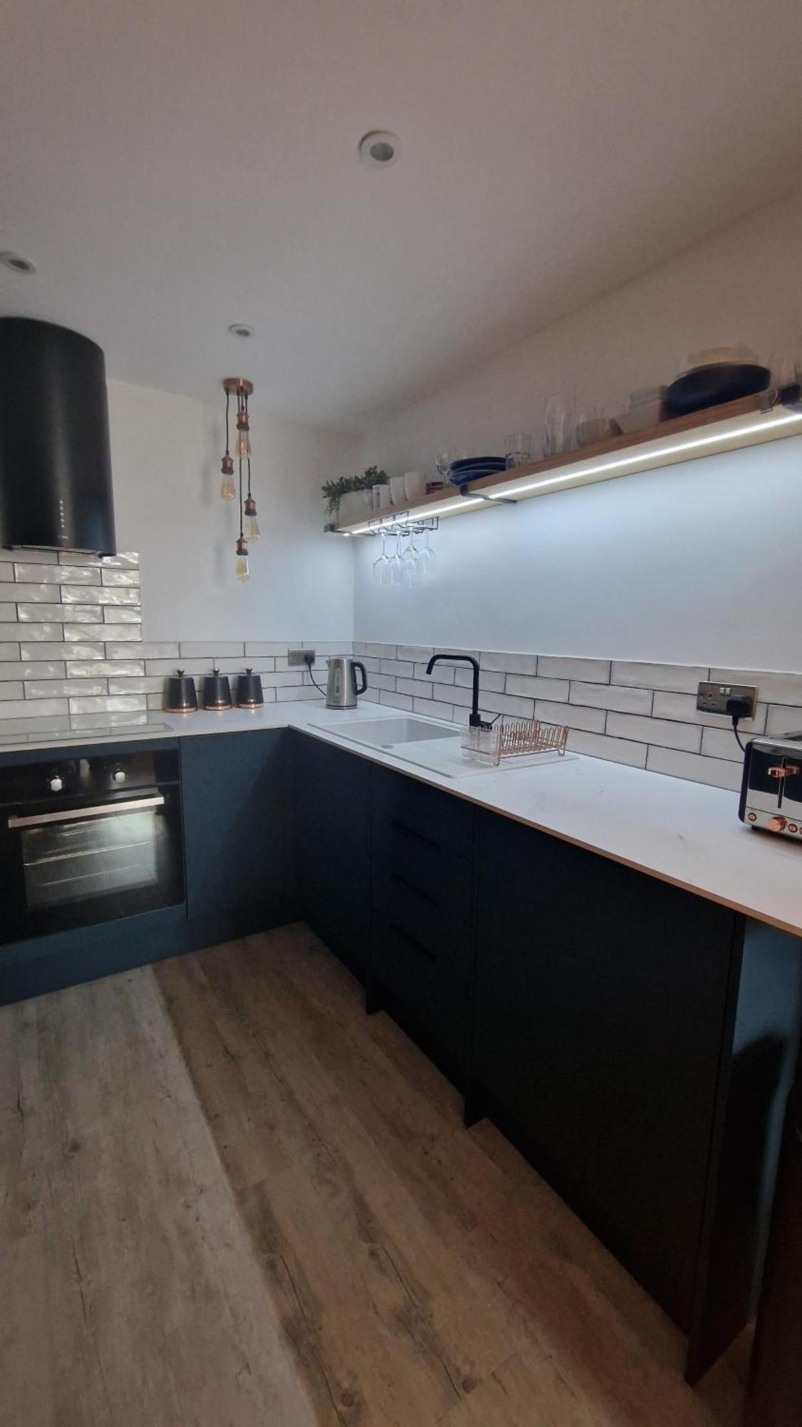 Molly Marine - Bespoke 2 Bedroom Courtyard - 1 Minute From Pier Brighton