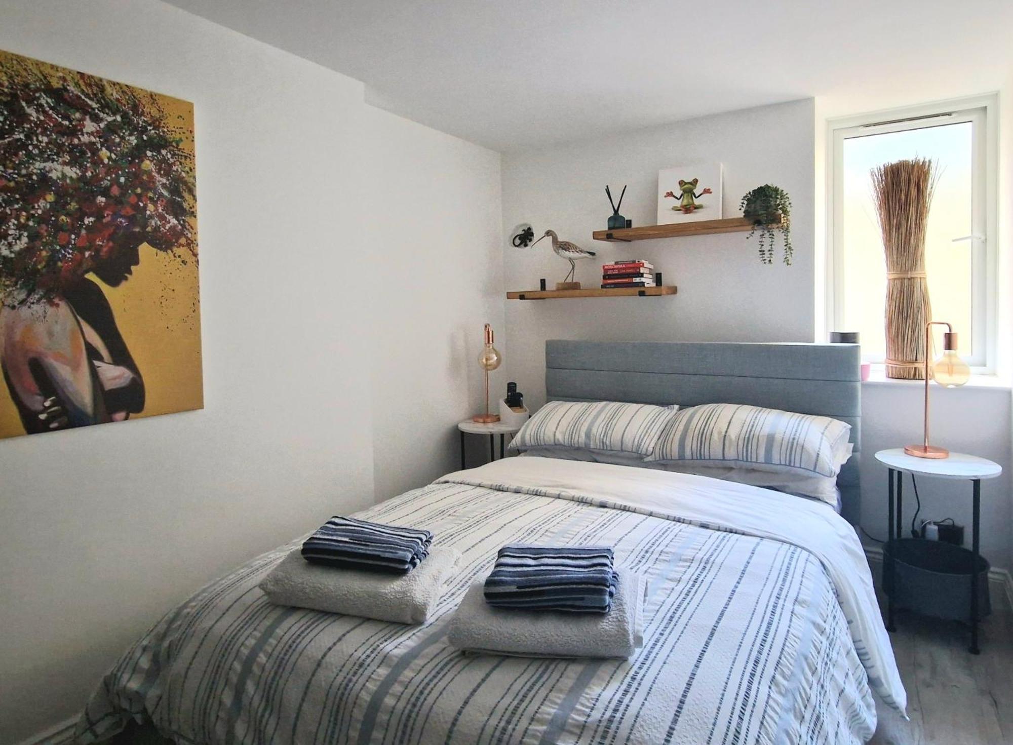 Molly Marine - Bespoke 2 Bedroom Courtyard - 1 Minute From Pier Brighton