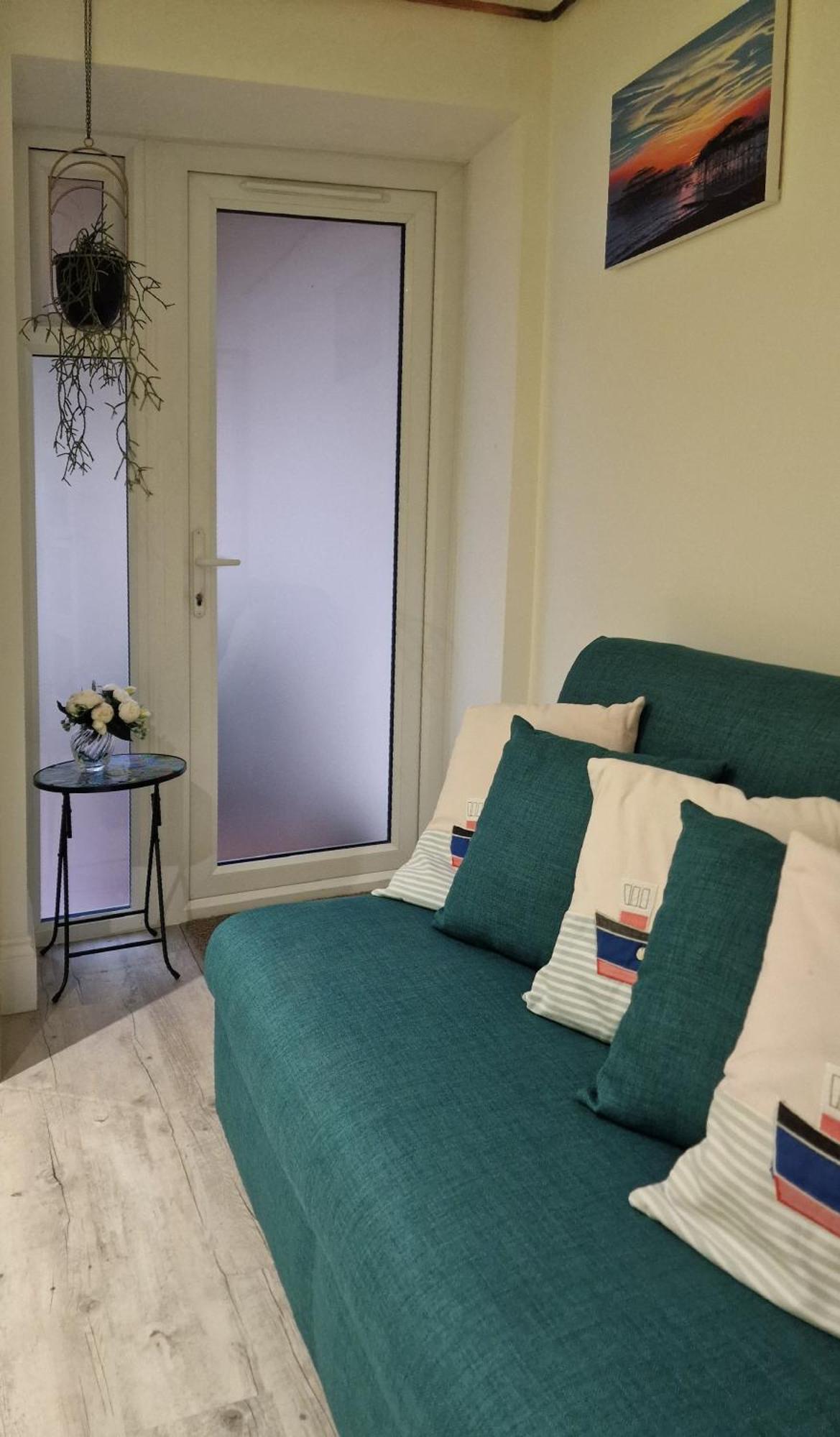 Molly Marine - Bespoke 2 Bedroom Courtyard - 1 Minute From Pier * Brighton