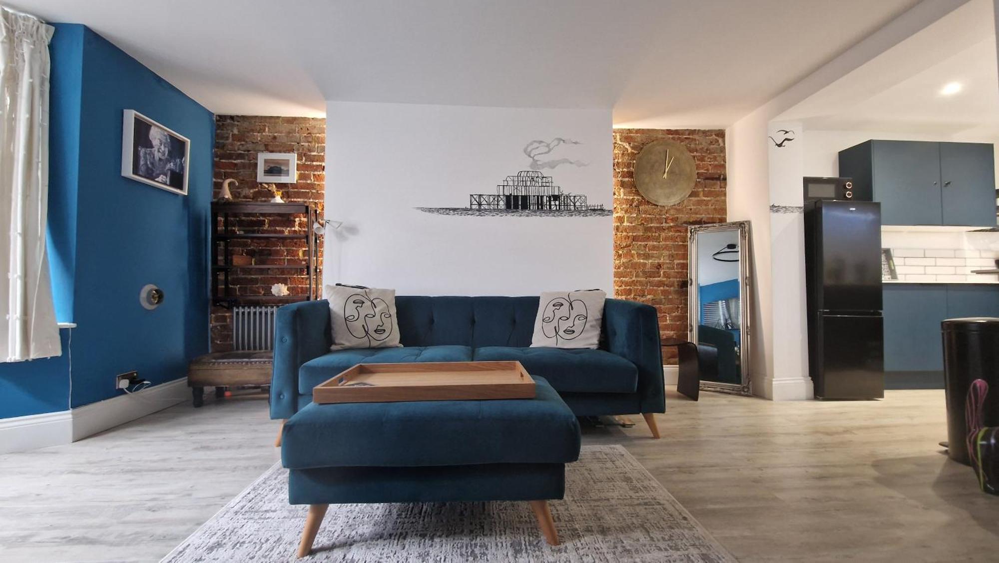 Apartment Molly Marine - Bespoke 2 Bedroom Courtyard - 1 Minute From Pier