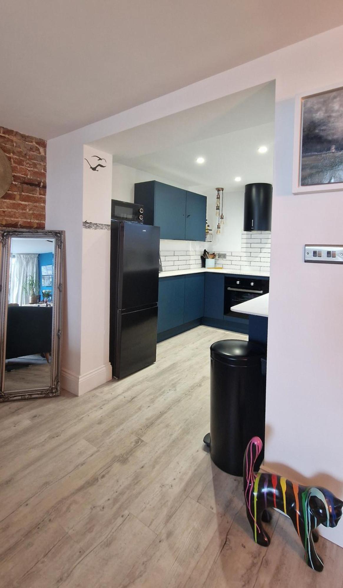 Apartment Molly Marine - Bespoke 2 Bedroom Courtyard - 1 Minute From Pier *