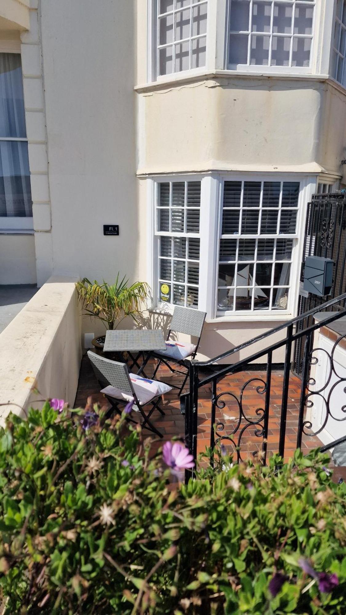 Molly Marine - Bespoke 2 Bedroom Courtyard - 1 Minute From Pier *