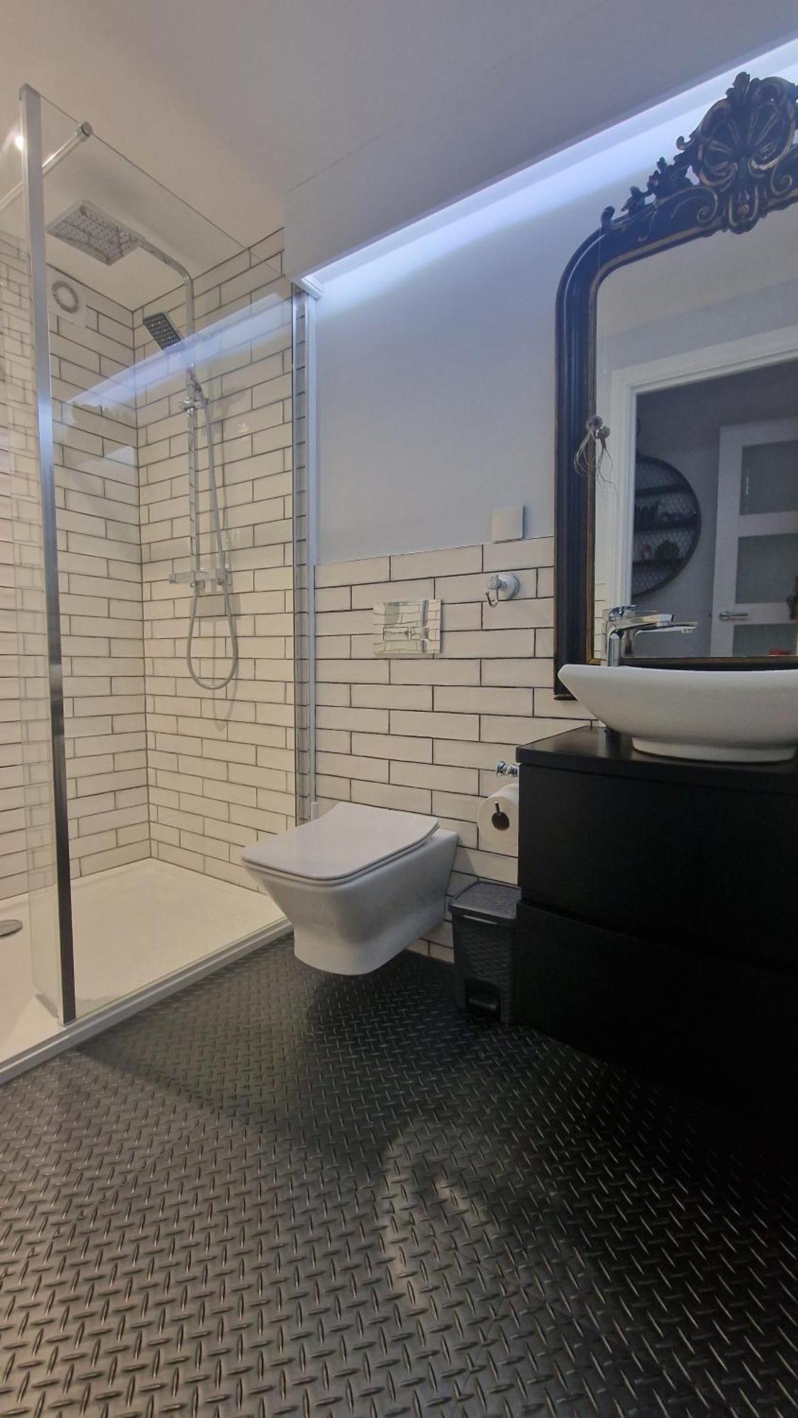 Molly Marine - Bespoke 2 Bedroom Courtyard - 1 Minute From Pier * Brighton