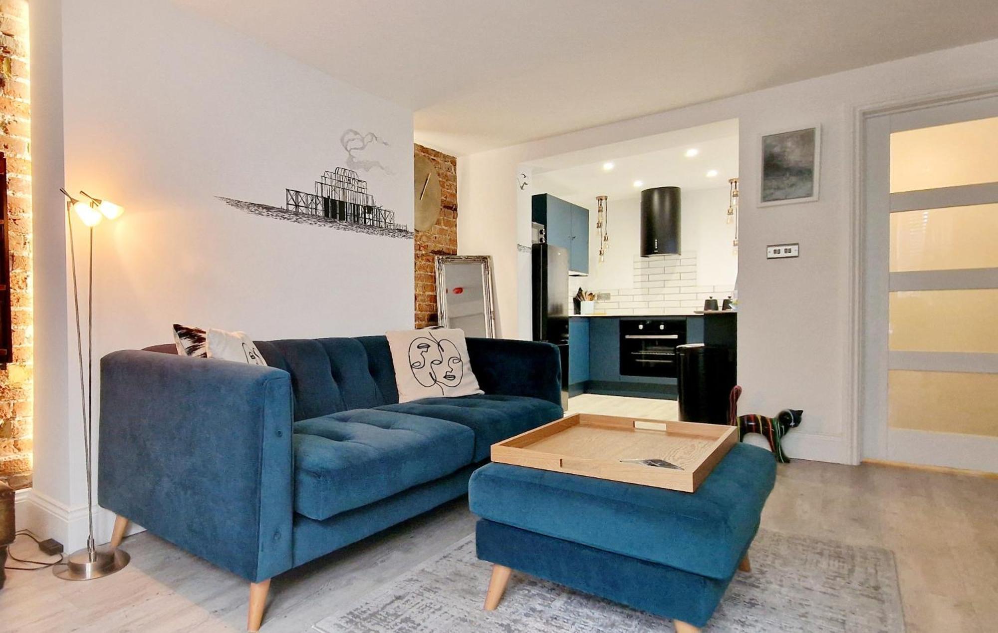 Apartment Molly Marine - Bespoke 2 Bedroom Courtyard - 1 Minute From Pier *