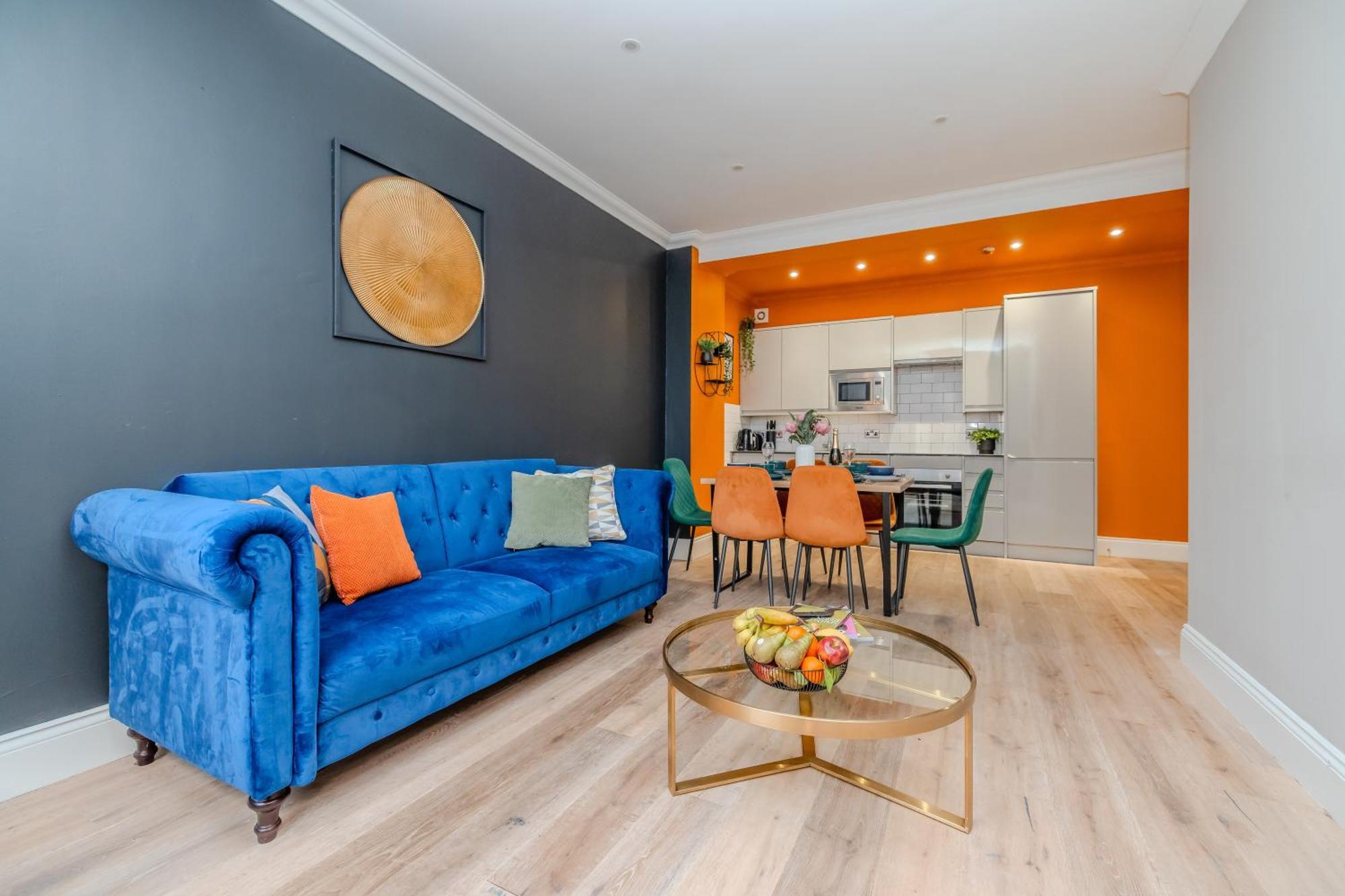 Beautiful 2 Bedroom Flat Next To & North Lanes