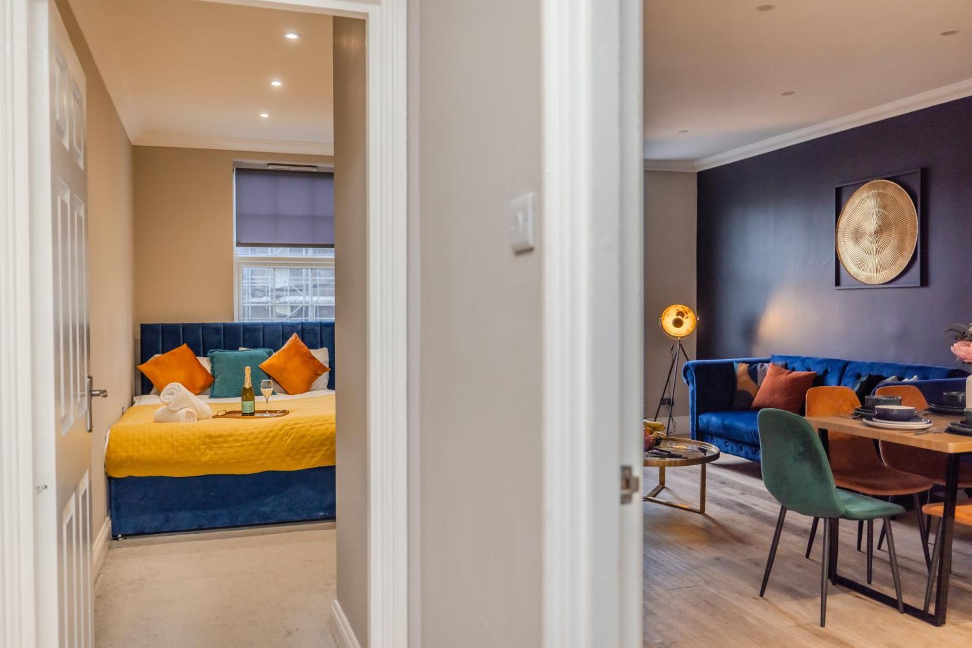 Beautiful 2 Bedroom Flat Next To & North Lanes