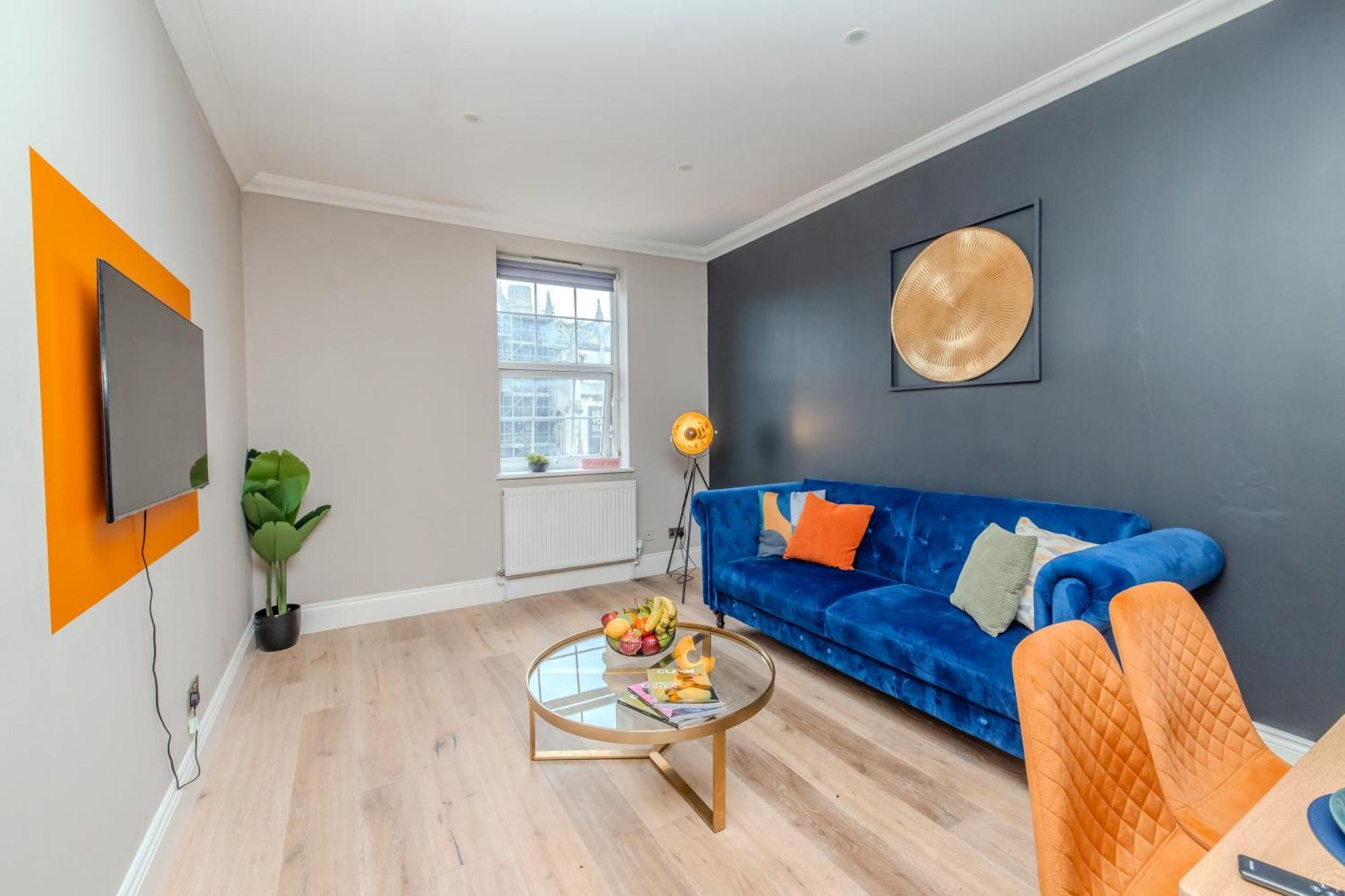 Beautiful 2 Bedroom Flat Next To & North Lanes