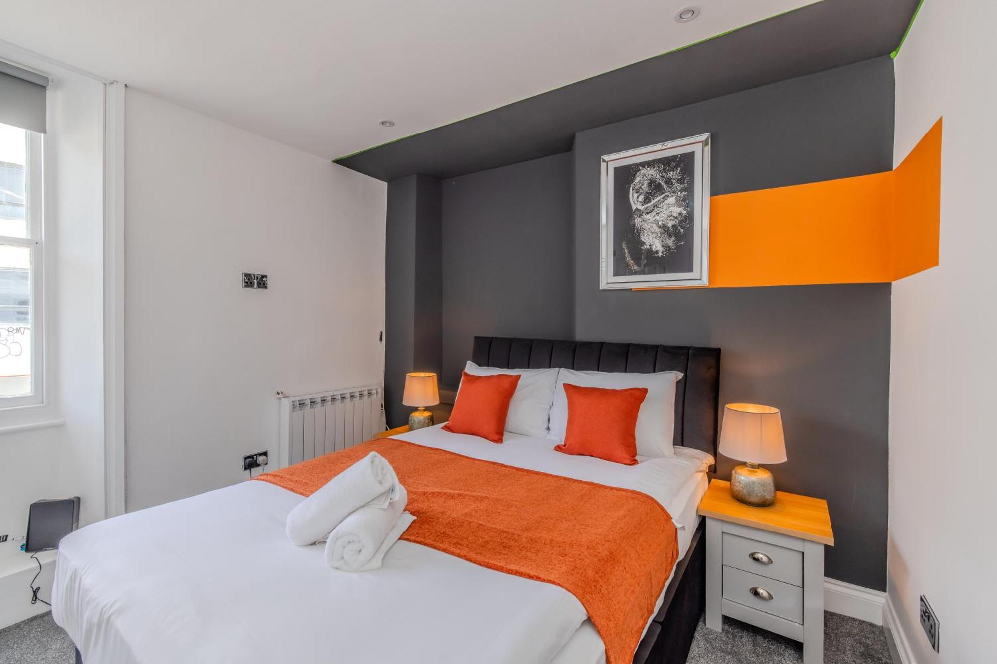 Apartment Stylish 3 Bedroom Next To And Shopping Center Brighton