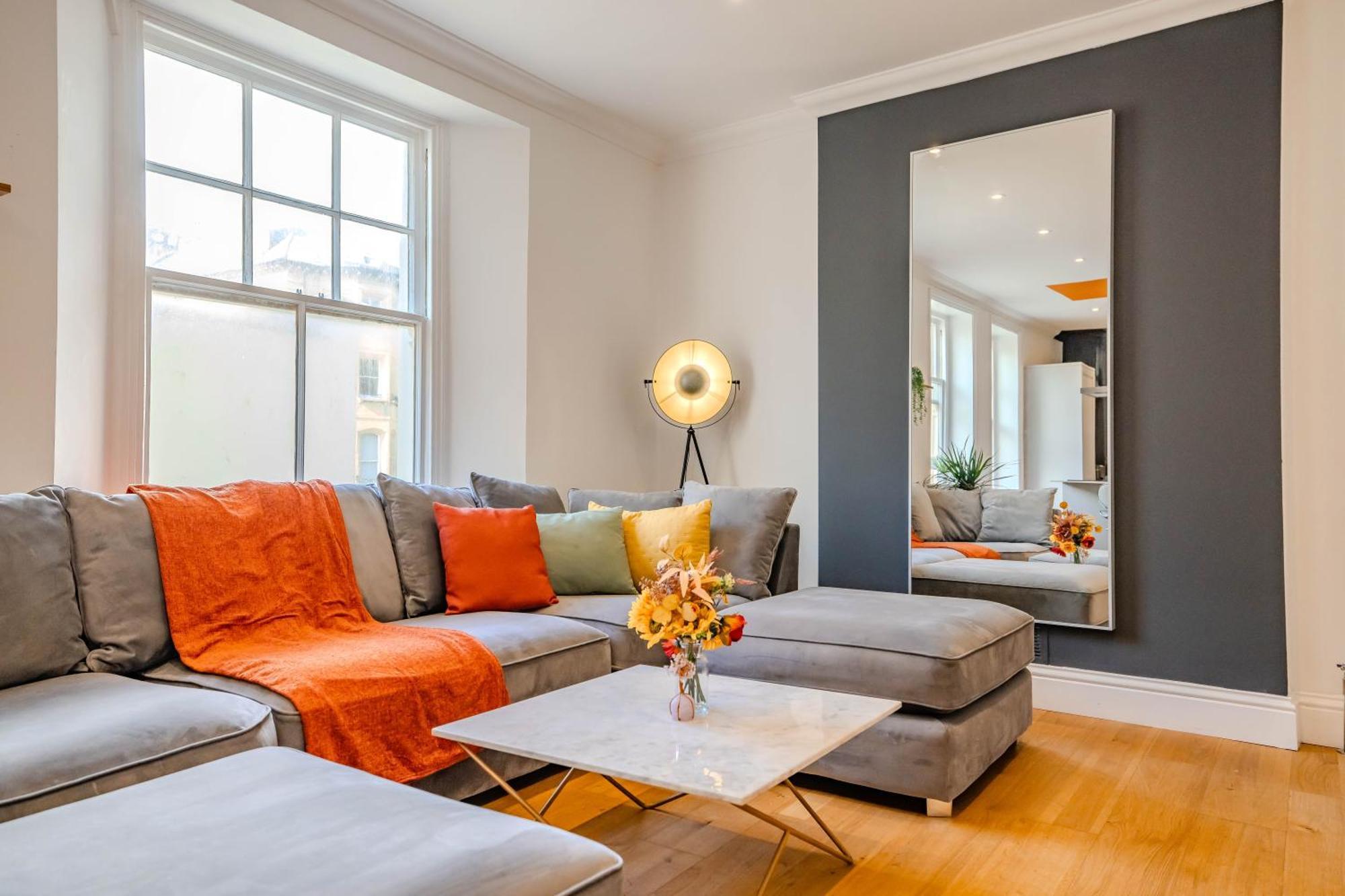Free Parking I Beautiful 2 Bedroom Next To * Brighton