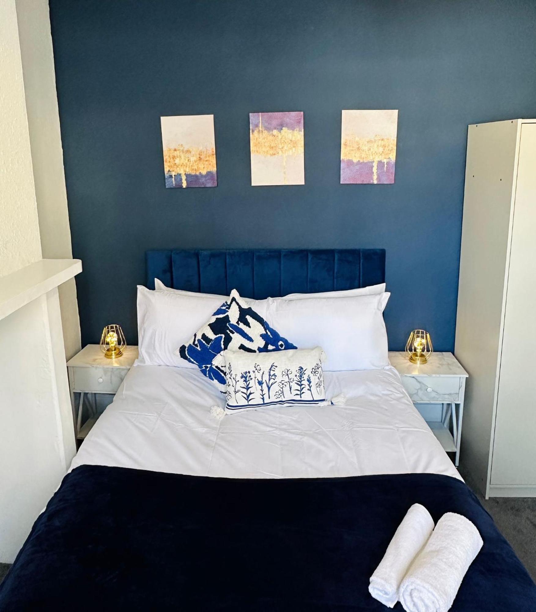 3 Bedrooms -5 Minutes Walk From Brighton Train Station - Contractors, Families, And Larger Groups - Sleeps 7