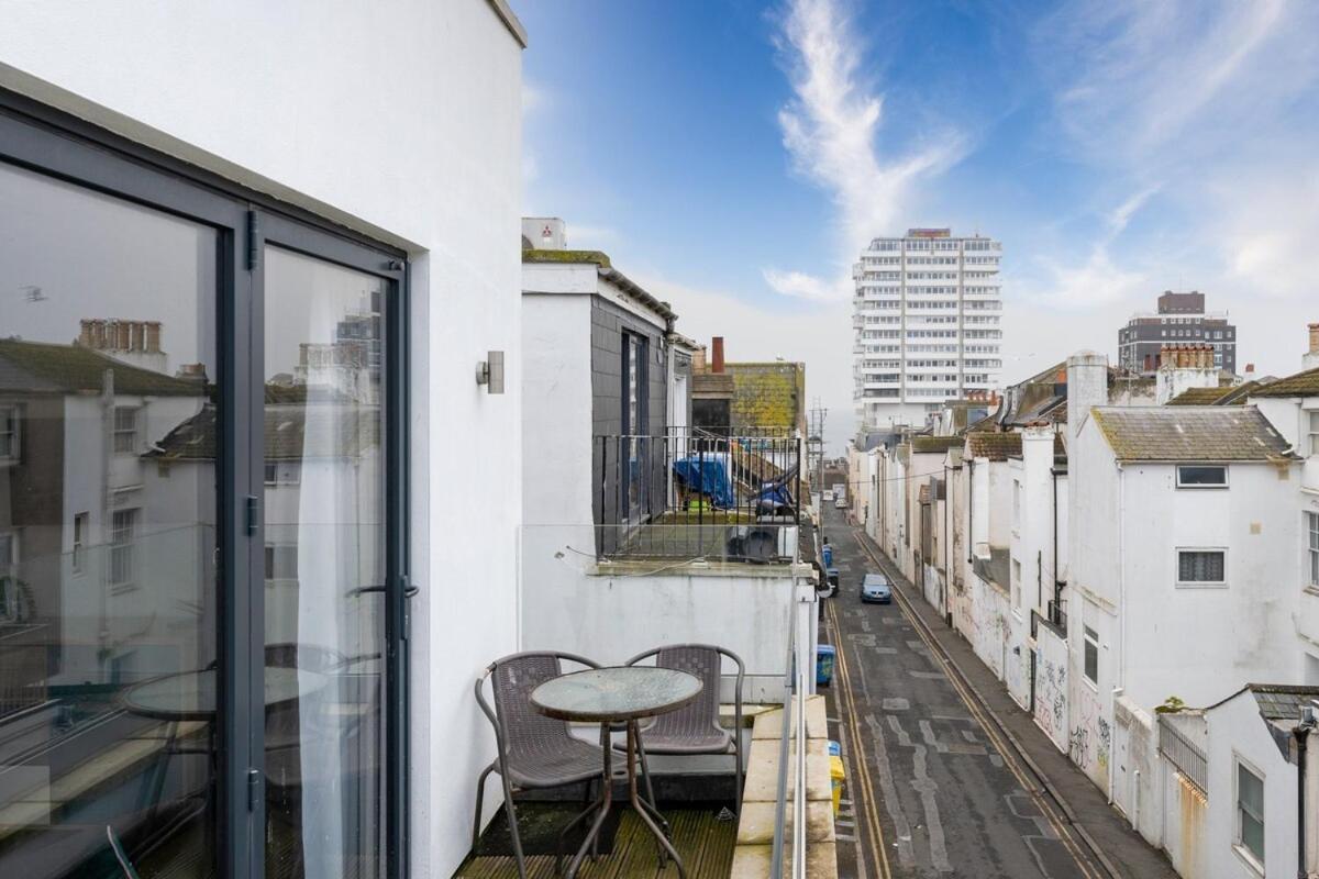 Holiday home Host & - Rooftop Views On Little Preston