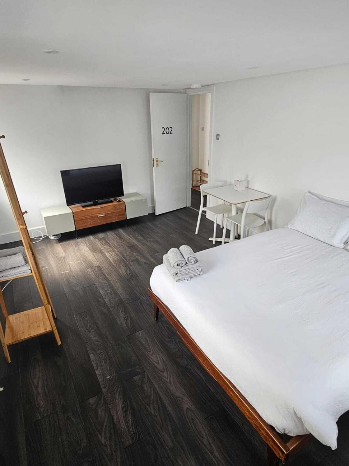 Queens Place - 3 Bedroom Brighton