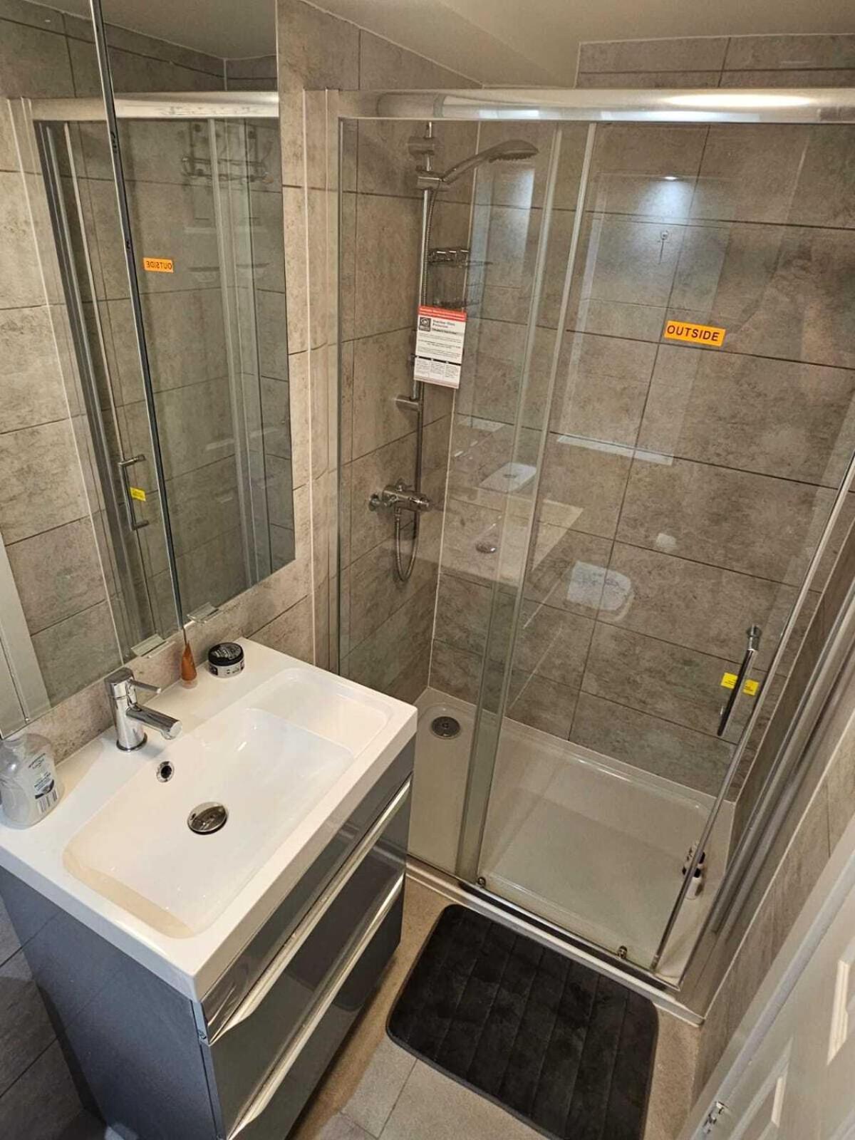 Queens Place - 3 Bedroom Apartment