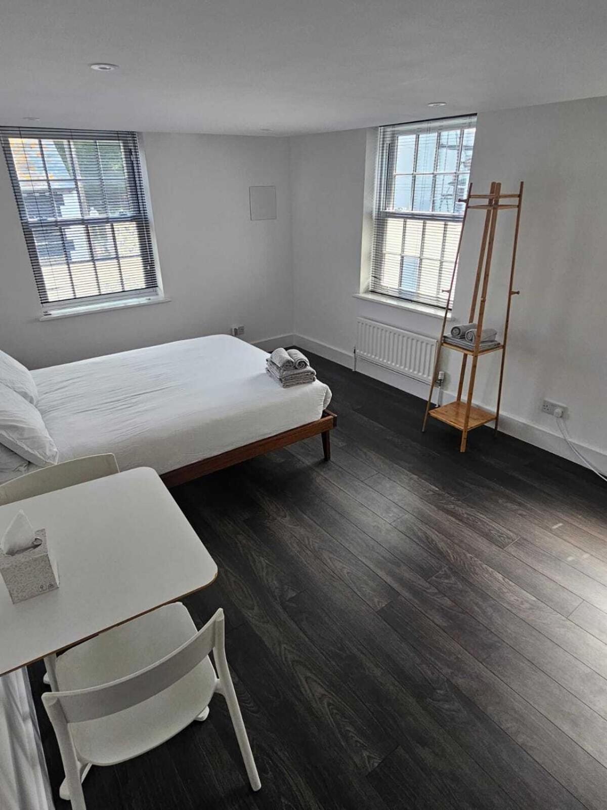 Queens Place - 3 Bedroom Brighton