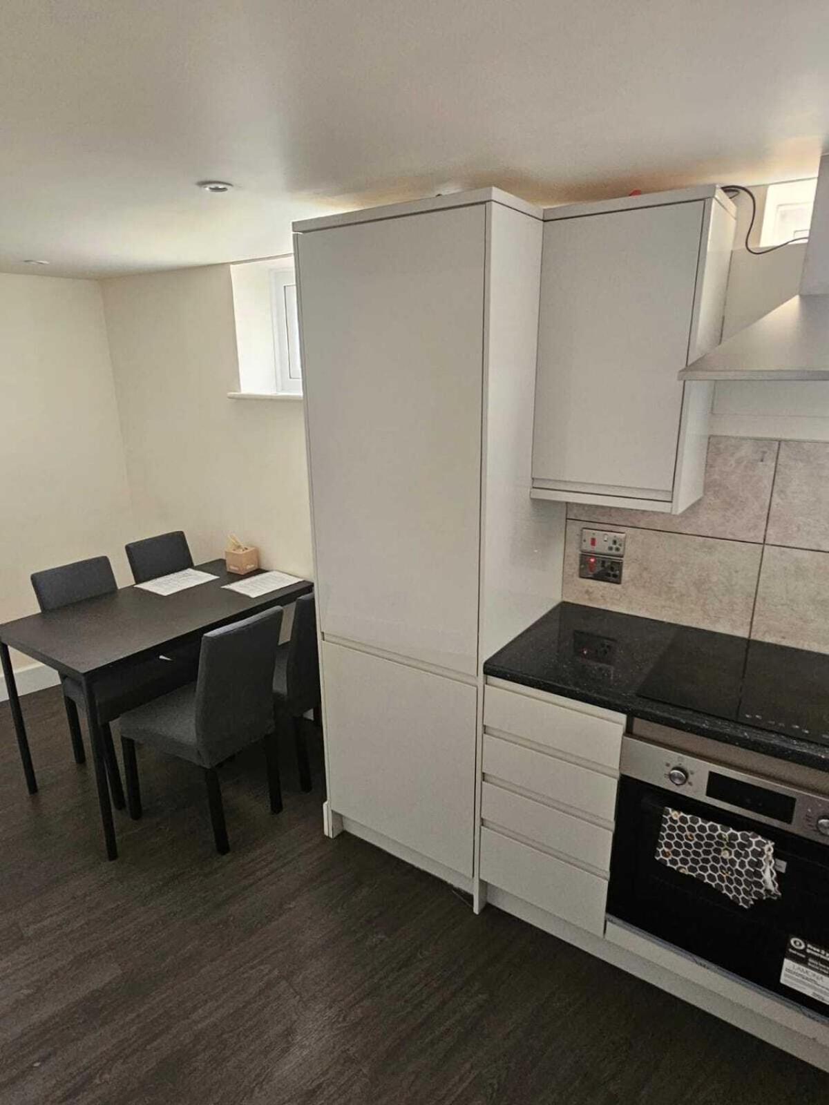 Apartment Queens Place - 3 Bedroom Brighton