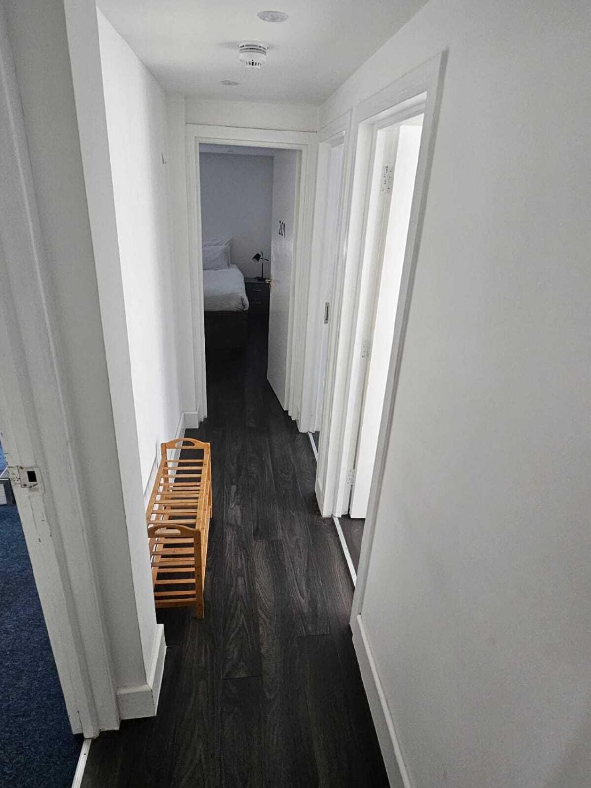 Queens Place - 3 Bedroom Apartment Brighton