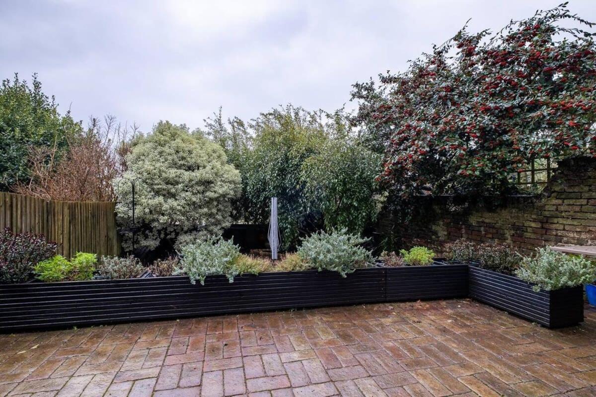 Host & - Tivoli Garden Flat