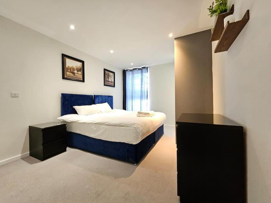 Flash Sale Train Station 2 Bedroom Flat Bn17fle59