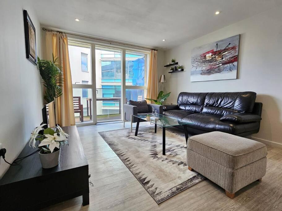 Apartment Flash Sale Train Station 2 Bedroom Flat Bn17fle59