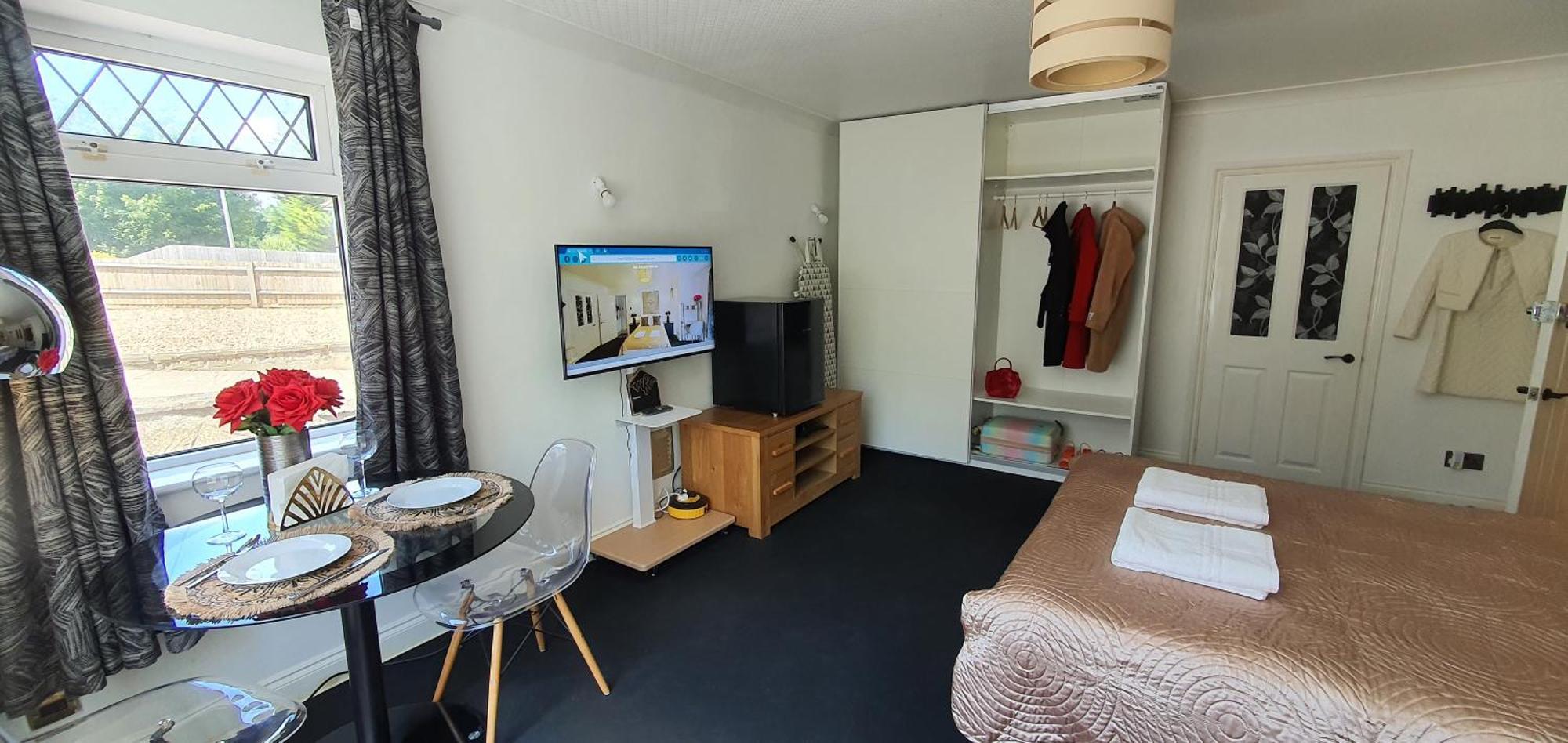 Homestay Rose - Free Parking Ensuite Near Uni