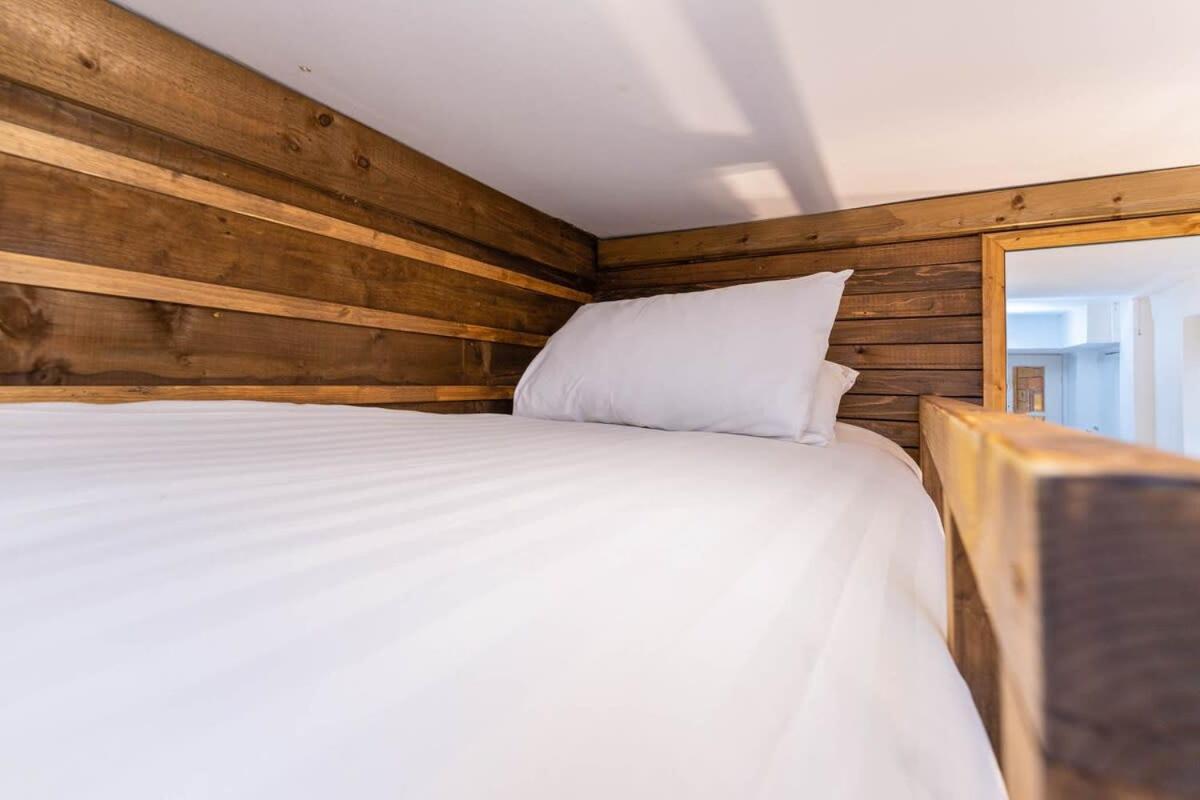 Apartment Host & - Grafton Woodshack